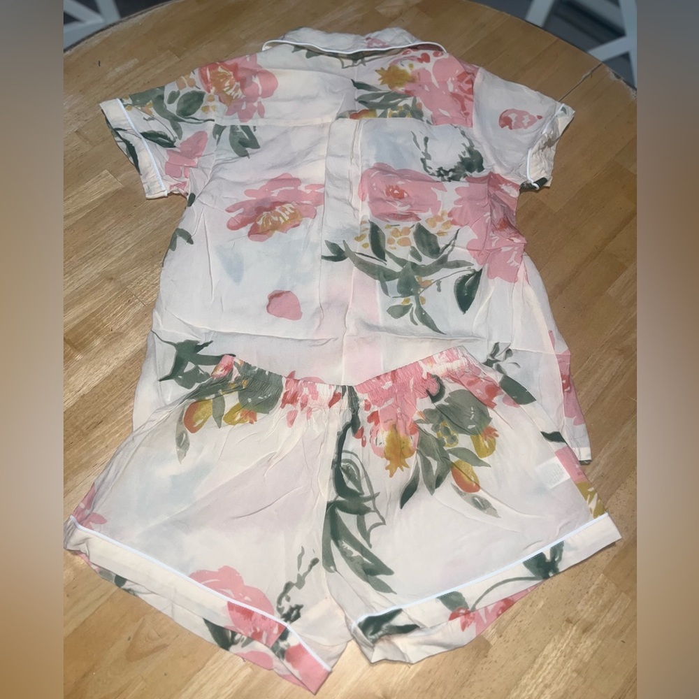 Plum Pretty Sugar Floral Pajama Top in Pink and Green